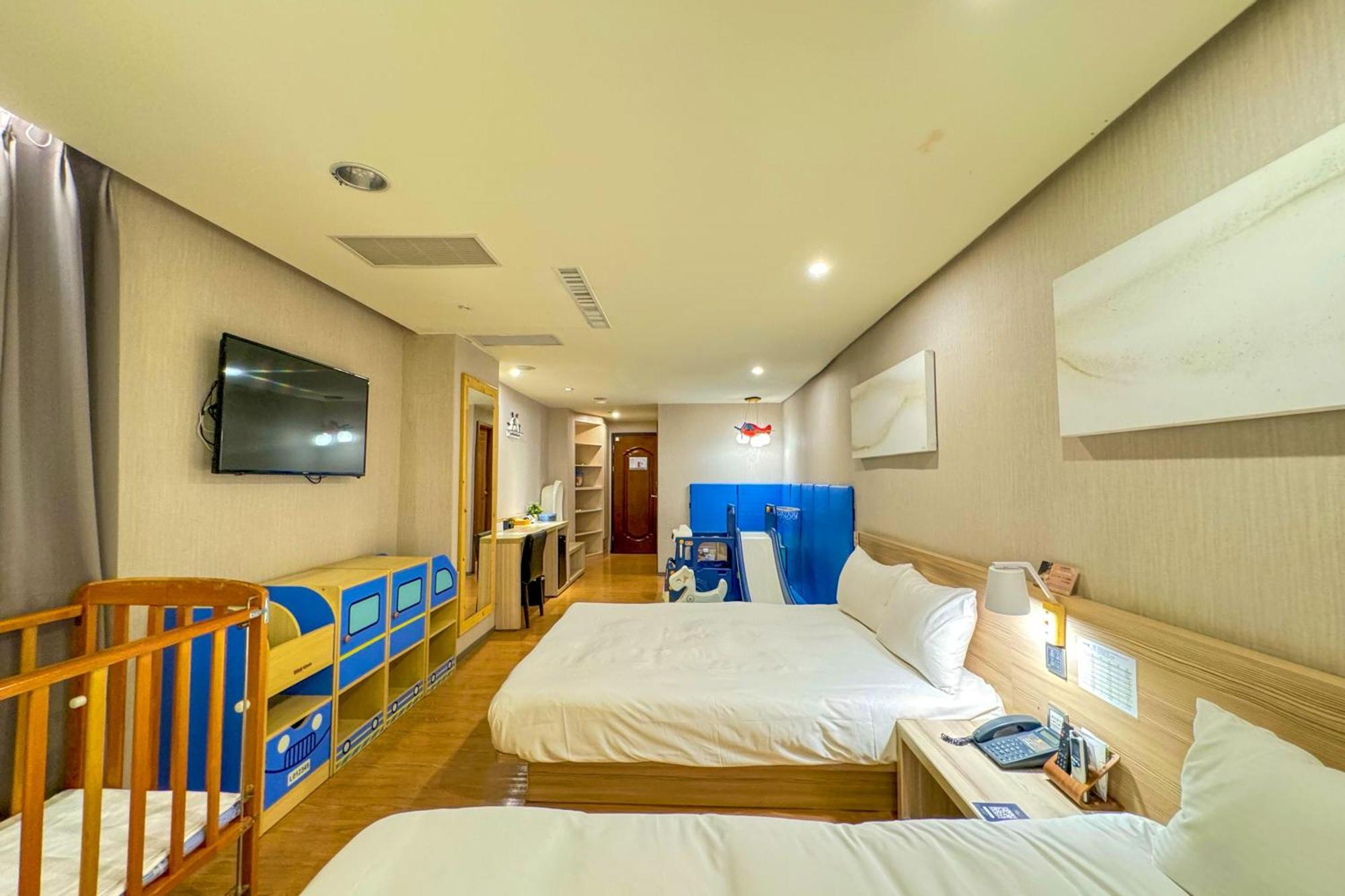 Smile 73 Hotel Taichung Exterior photo