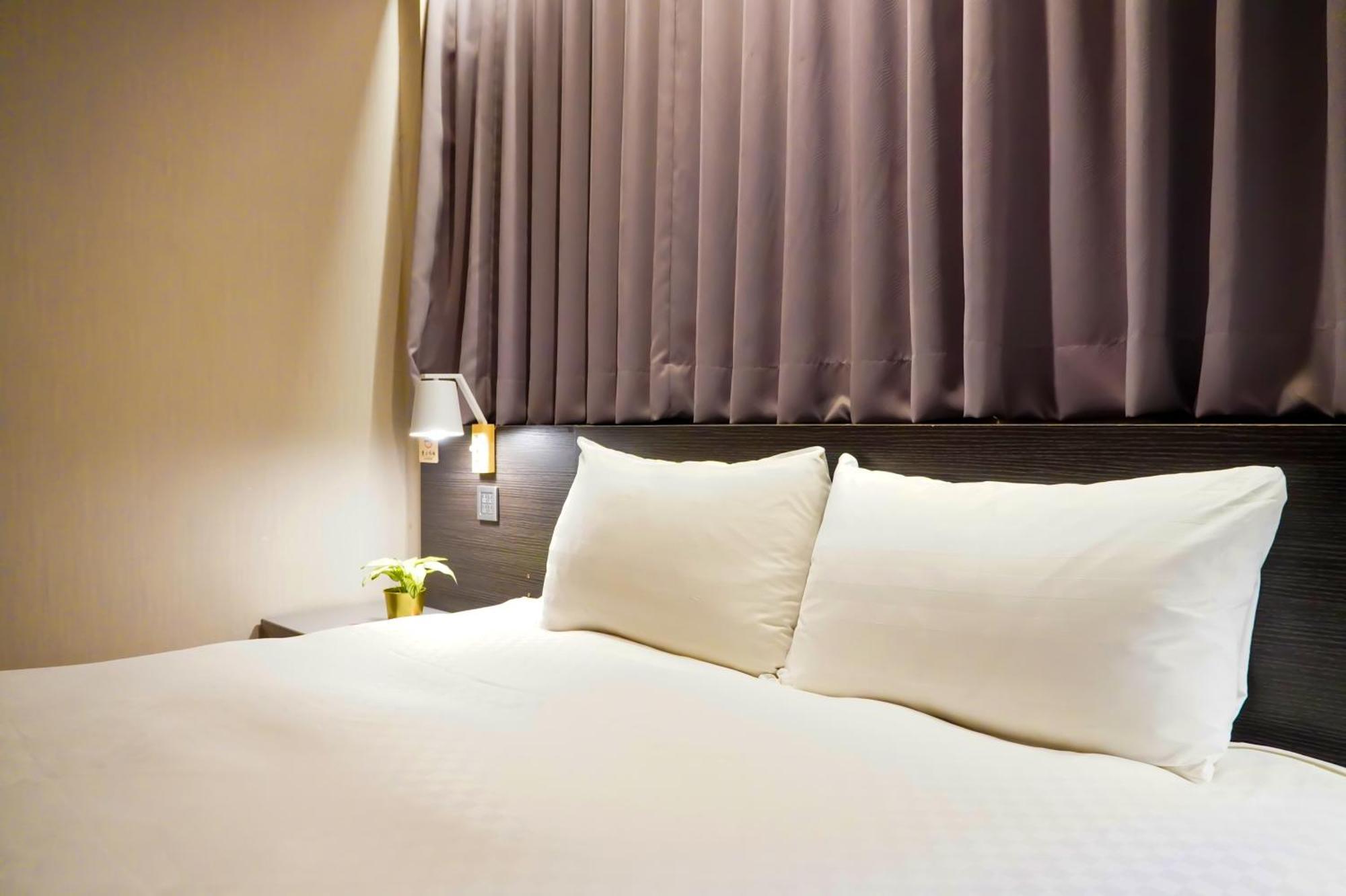 Smile 73 Hotel Taichung Exterior photo