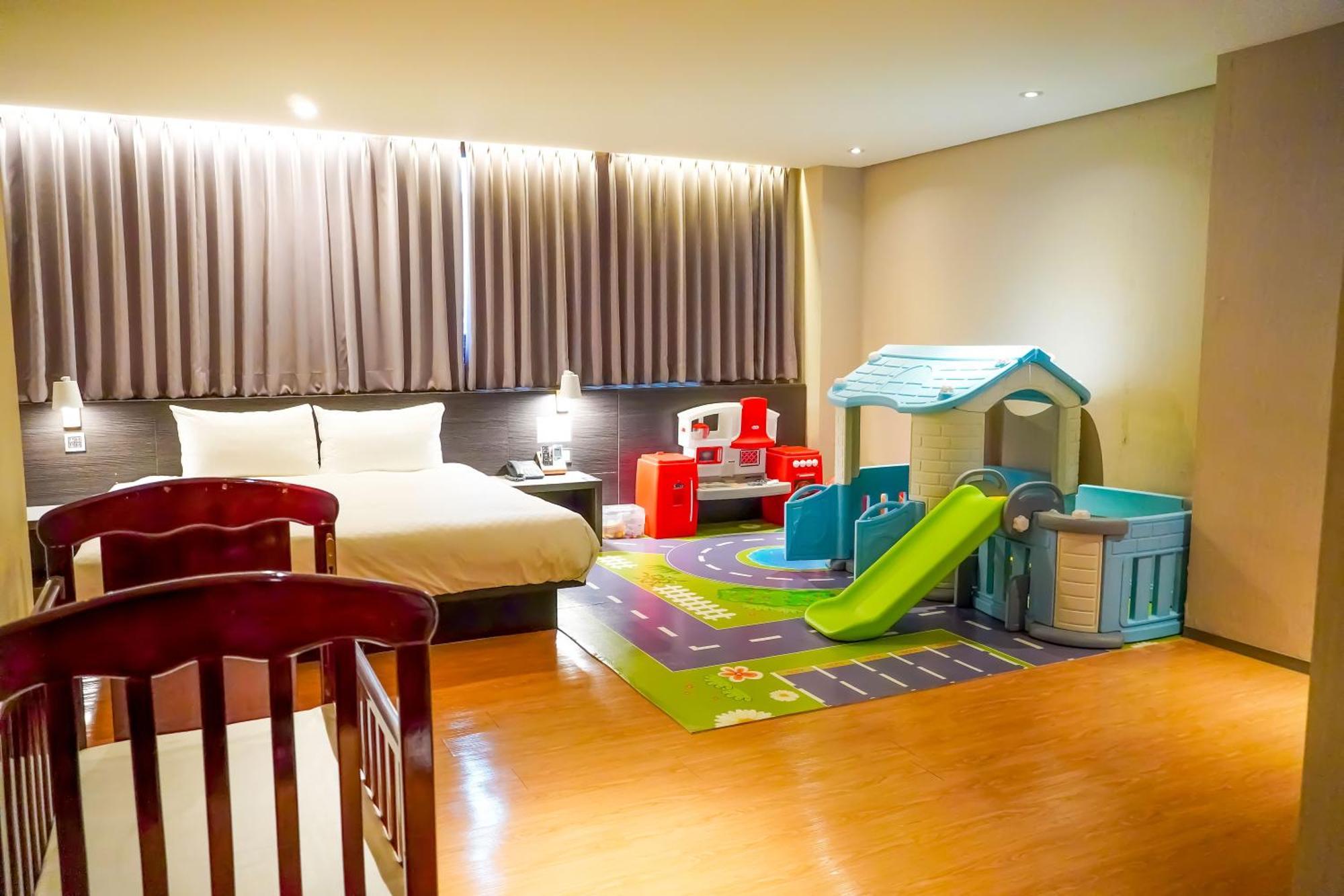 Smile 73 Hotel Taichung Exterior photo
